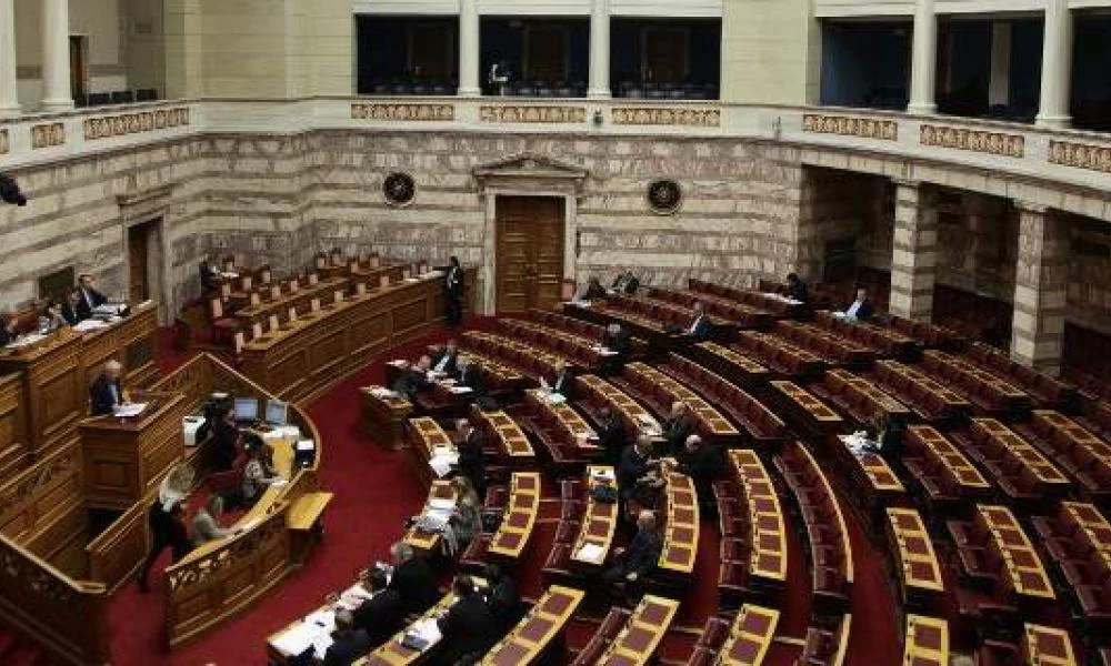 Βουλή: Η συζήτηση για την κύρωση των συμφωνιών με Ιταλία και Αίγυπτο για τις ΑΟΖ - Δείτε Live